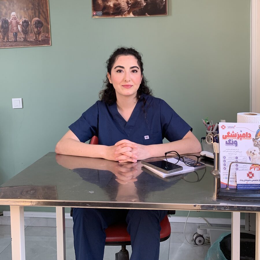 دکتر نیلوفر مساوات